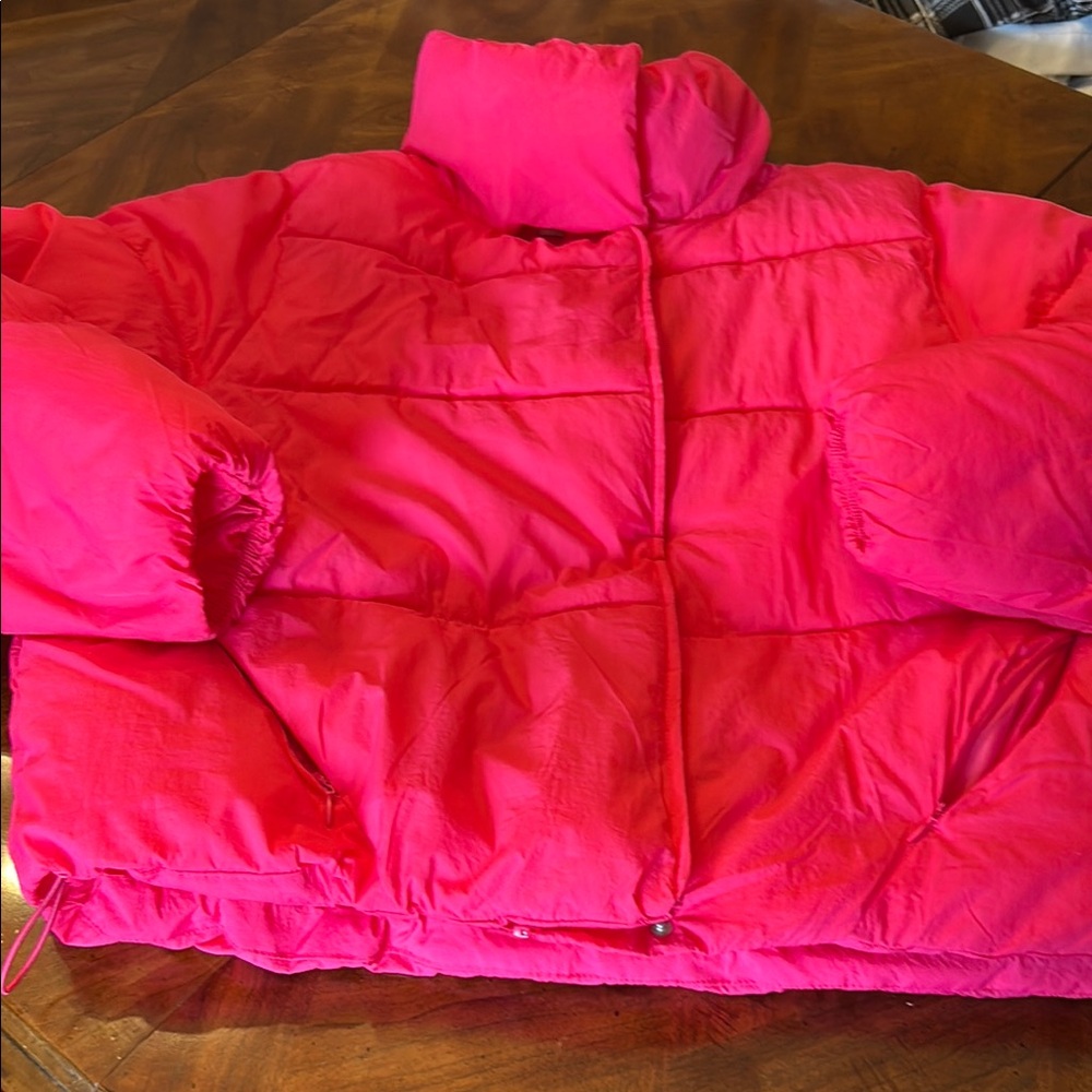 Women’s  Pink Puffer crop puffer jacket